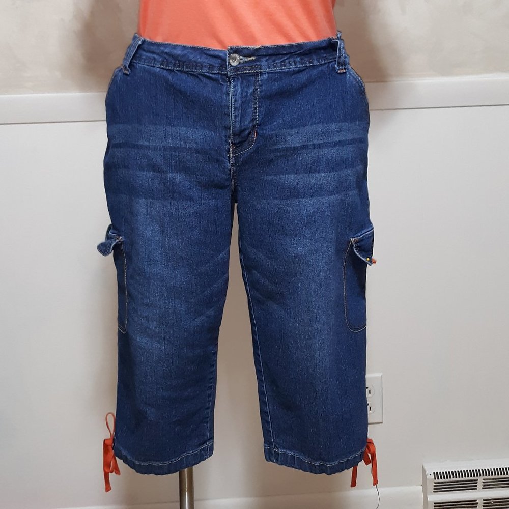 CATO Capris BIKE JEANS 18W GREAT USE OF PEACH COLOR TIE RIBBONS
